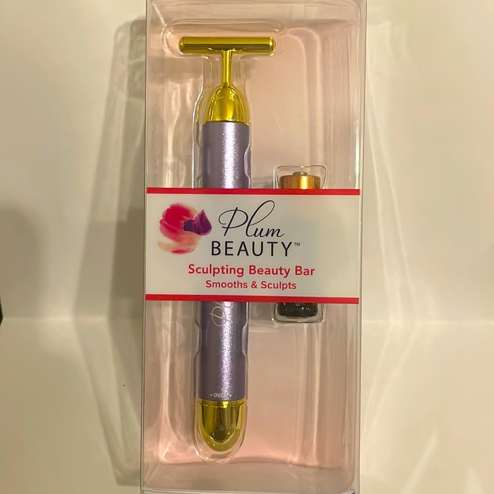 Beauty Tool! Sculpts and smooths the skin!! Seal!